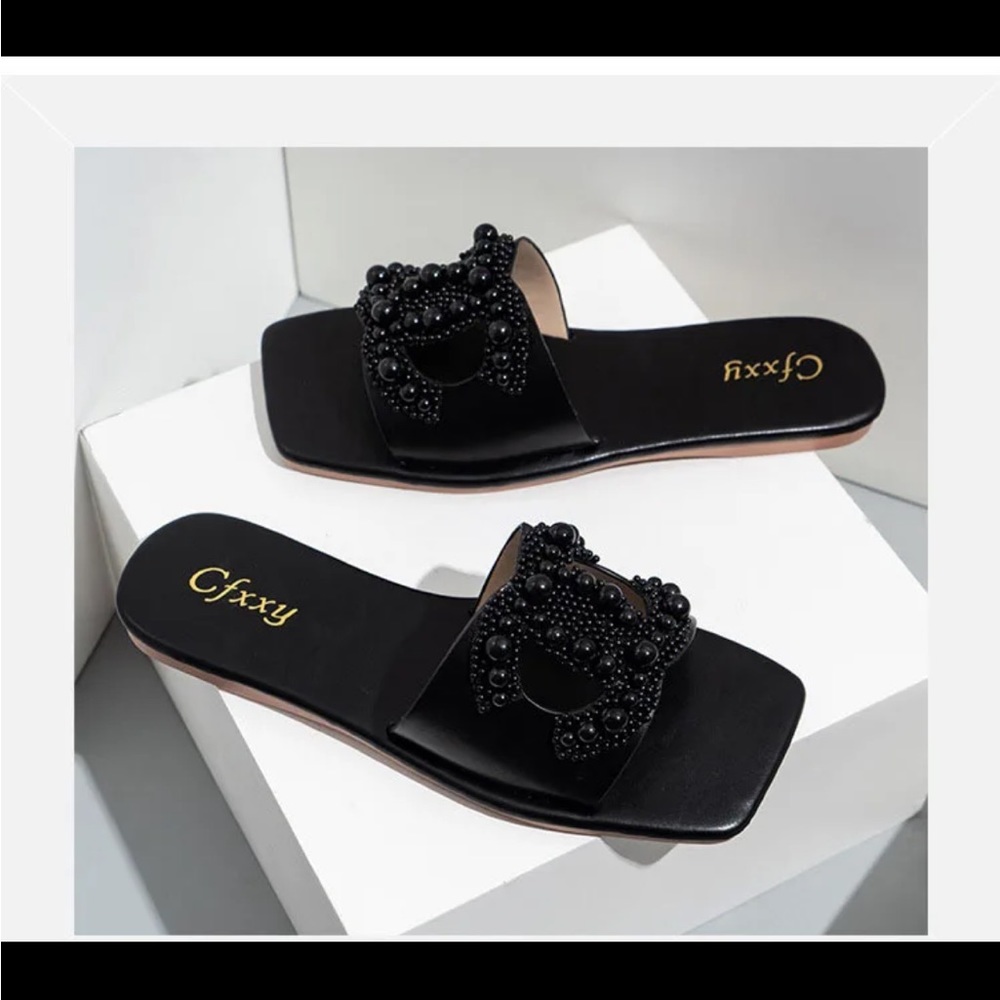 La perla Coco luxury pearls slide sandal in black - Picture 2 of 5